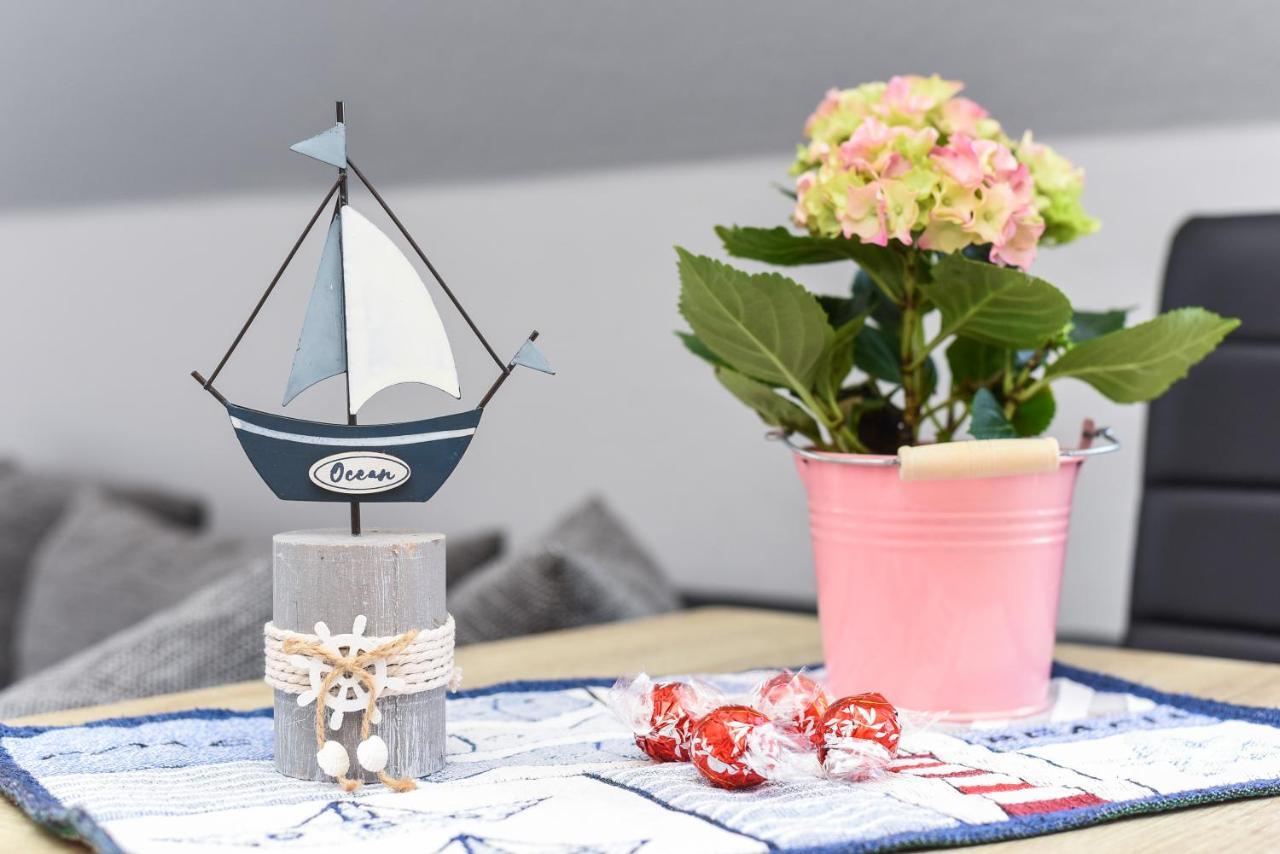 Ferienwohnungen Wind & Meer ノイハルリンガージール エクステリア 写真